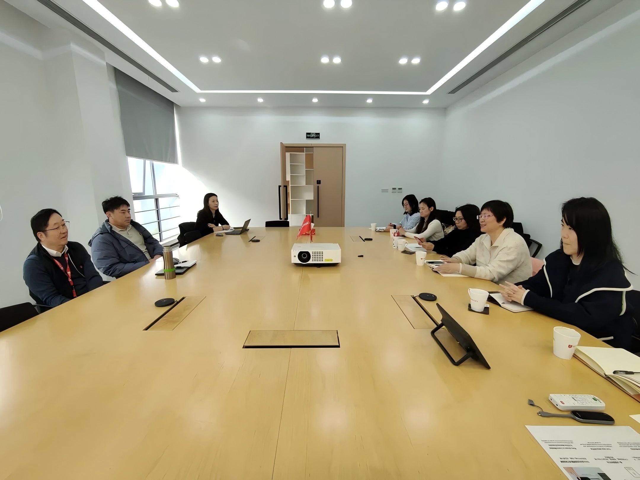 協(xié)會(huì)秘書(shū)長(zhǎng)劉秋麗帶隊(duì)走訪(fǎng)副會(huì)長(zhǎng)單位——格朗吉斯鋁業(yè)、上海有色金屬工業(yè)技術(shù)監(jiān)測(cè)中心